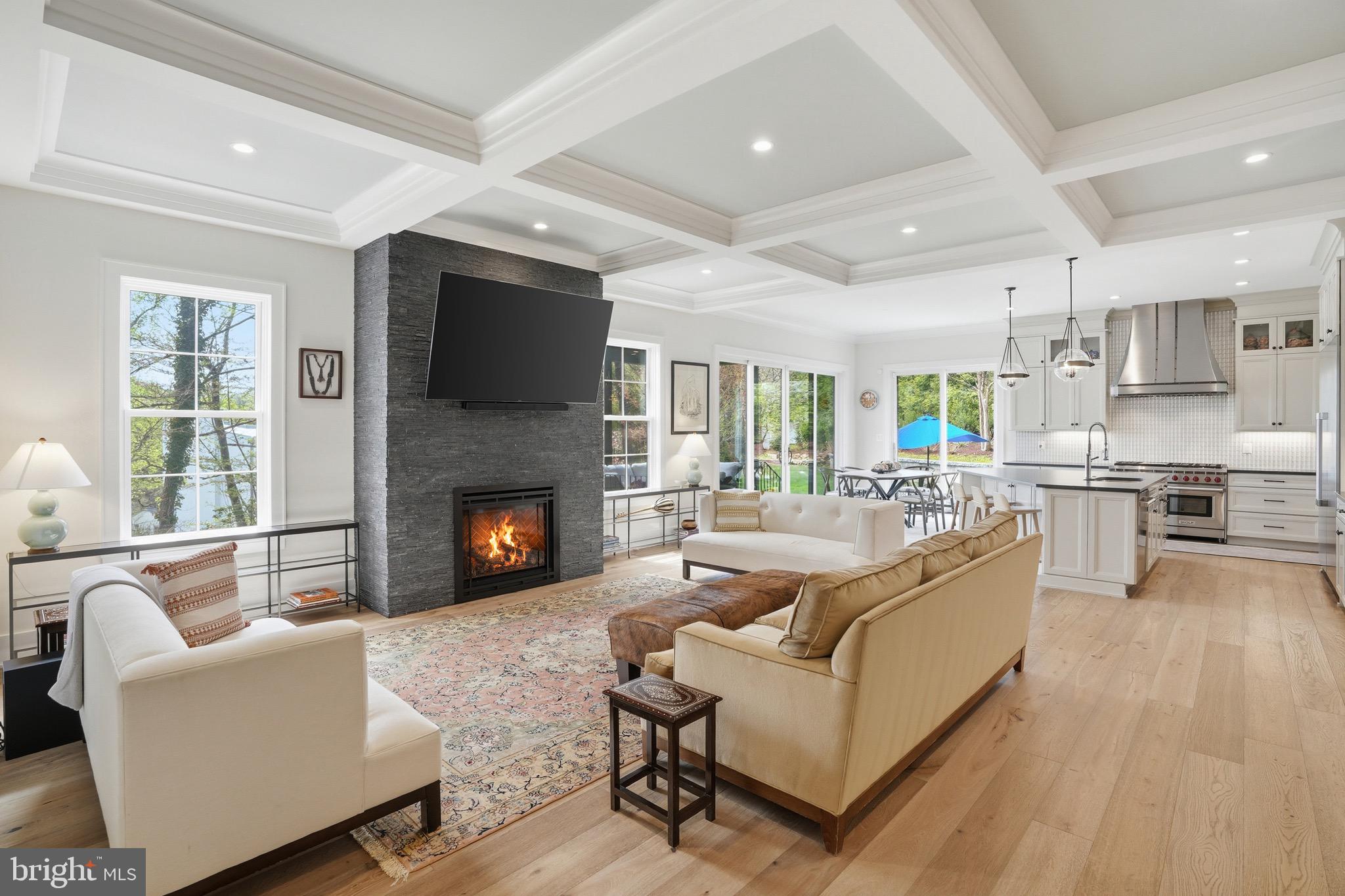 SALONA VILLAGE - Residential