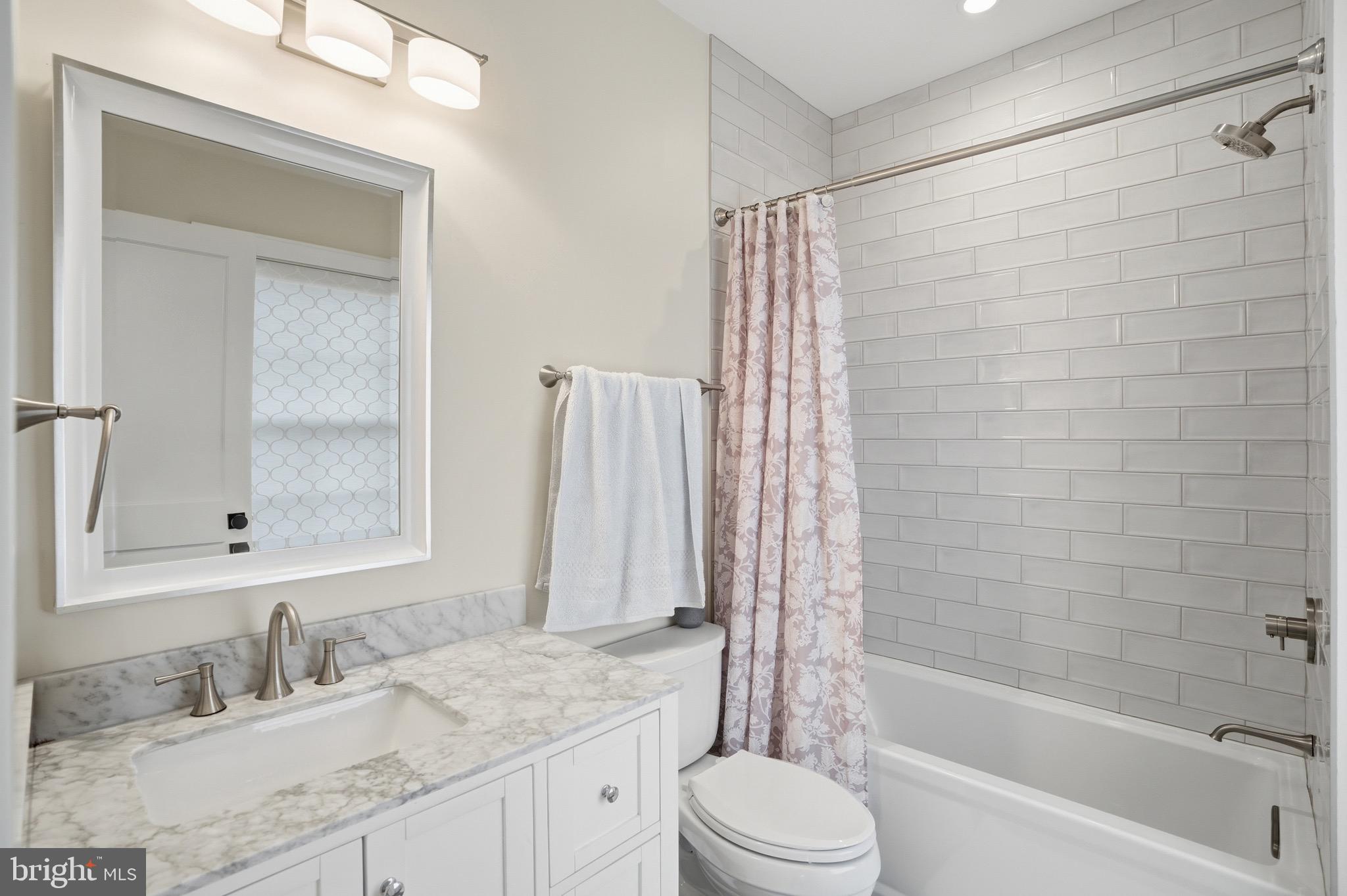 SALONA VILLAGE - Residential