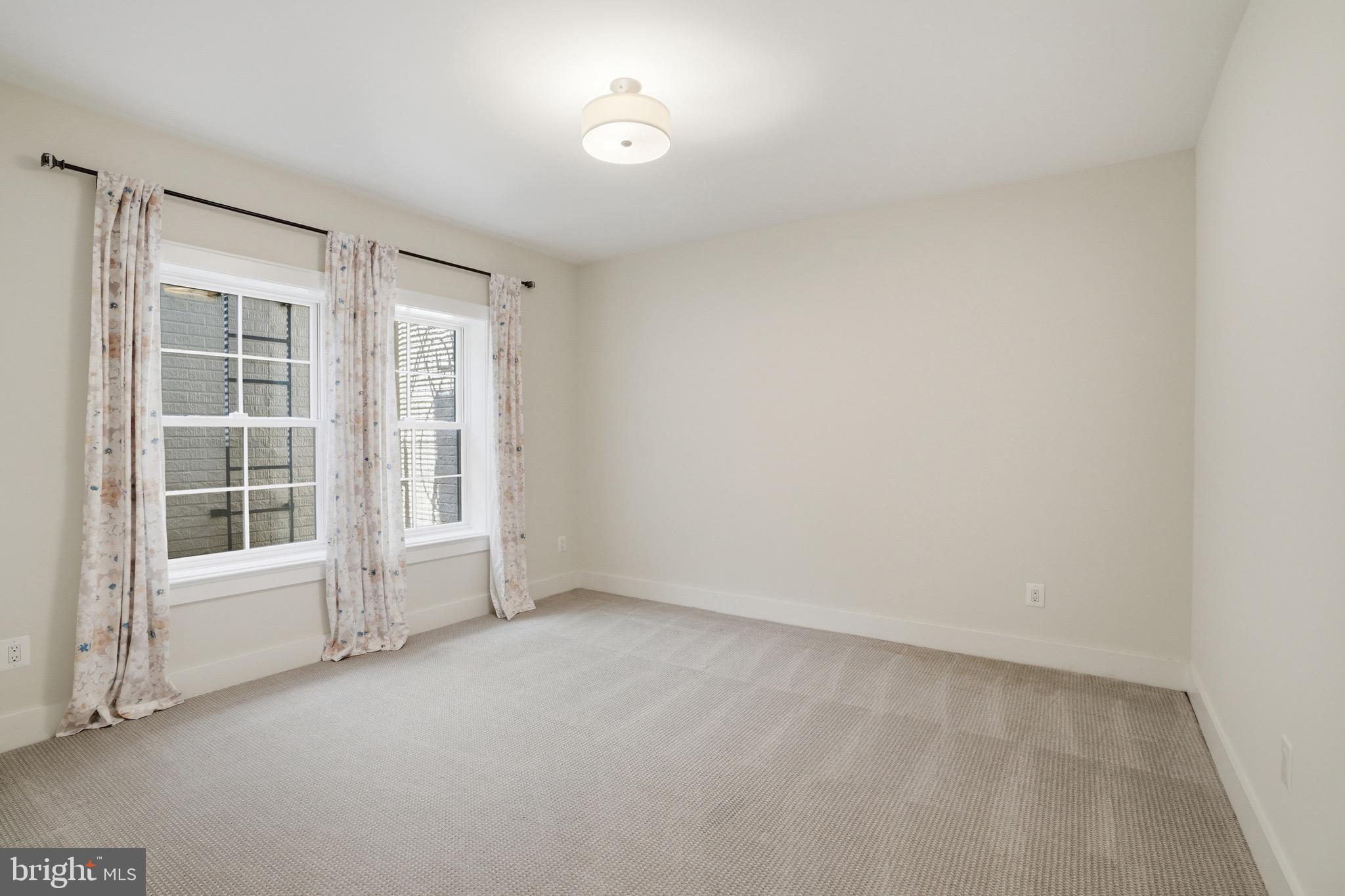 SALONA VILLAGE - Residential