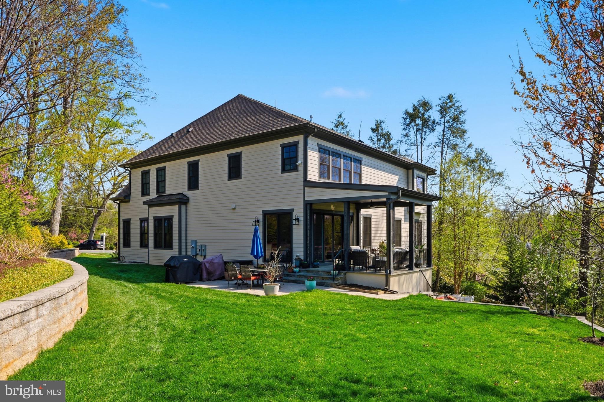 SALONA VILLAGE - Residential