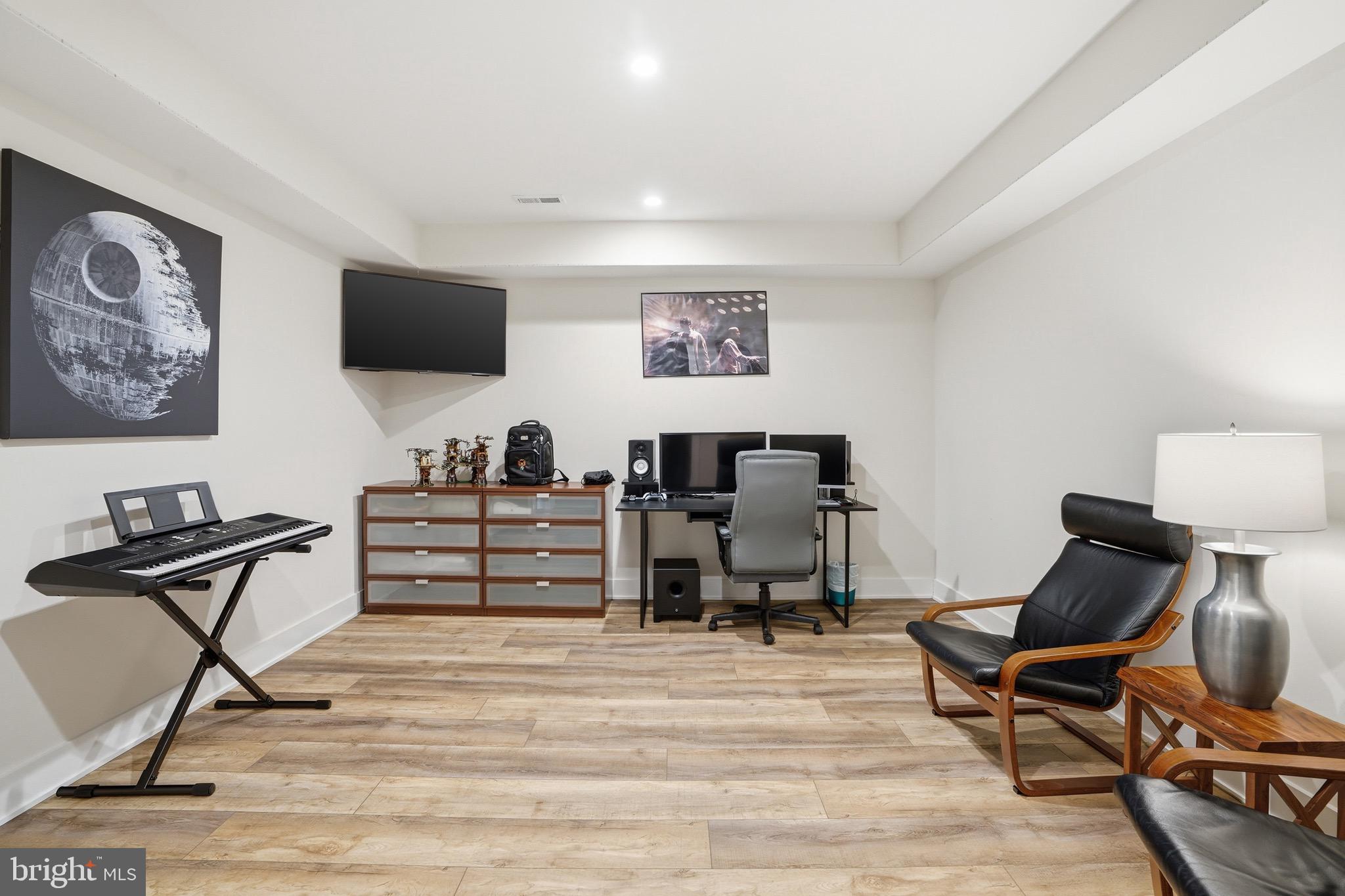 SALONA VILLAGE - Residential