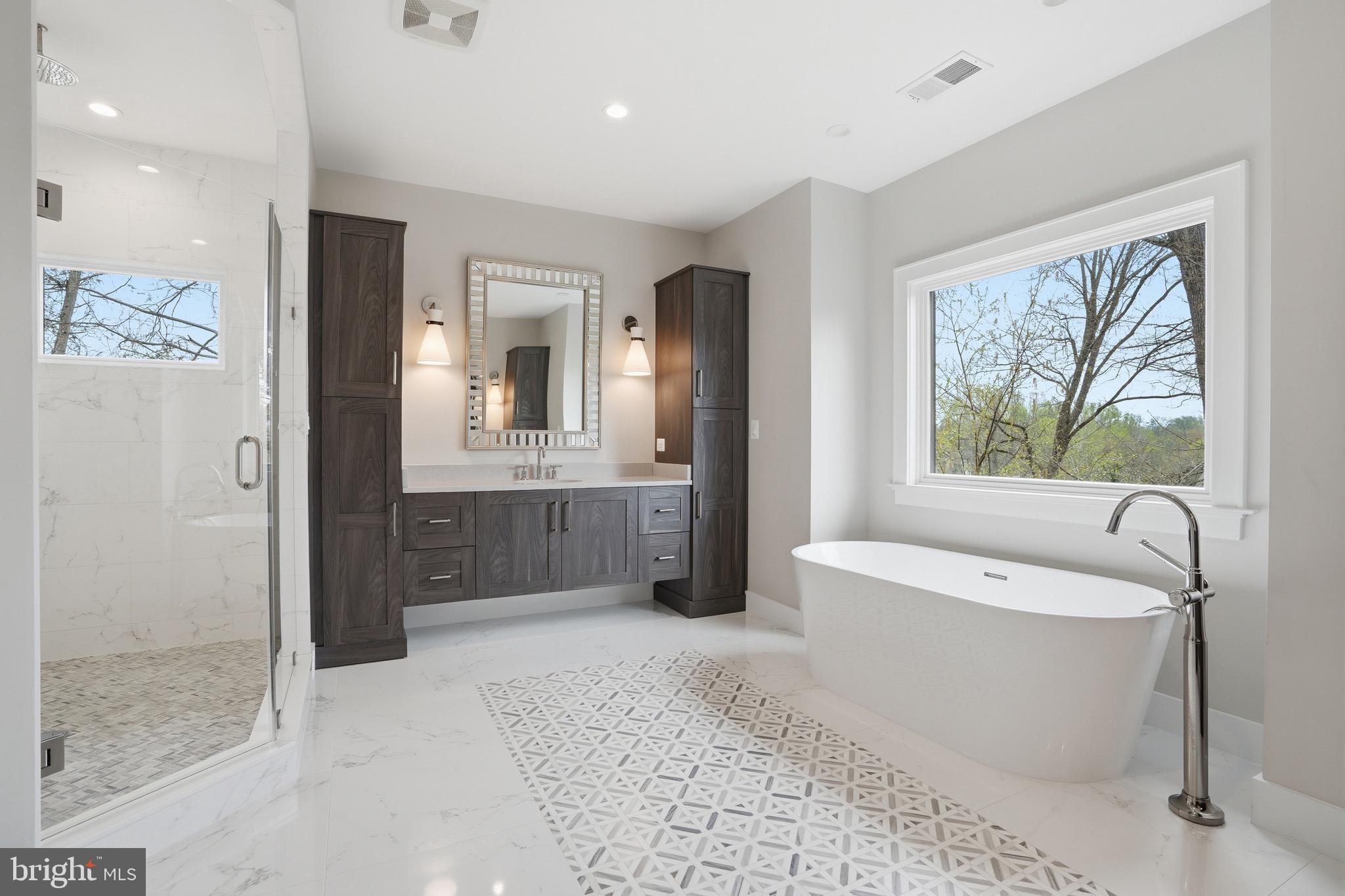 SALONA VILLAGE - Residential