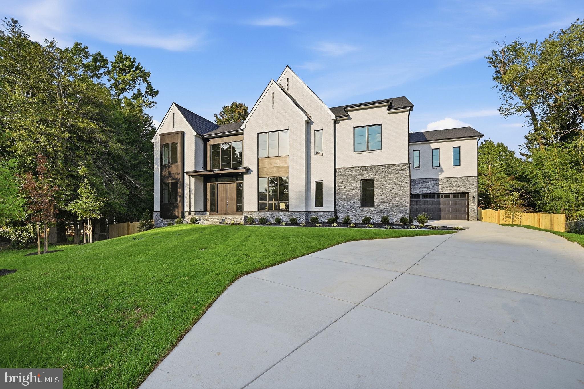2101 GRAYSON PLACE