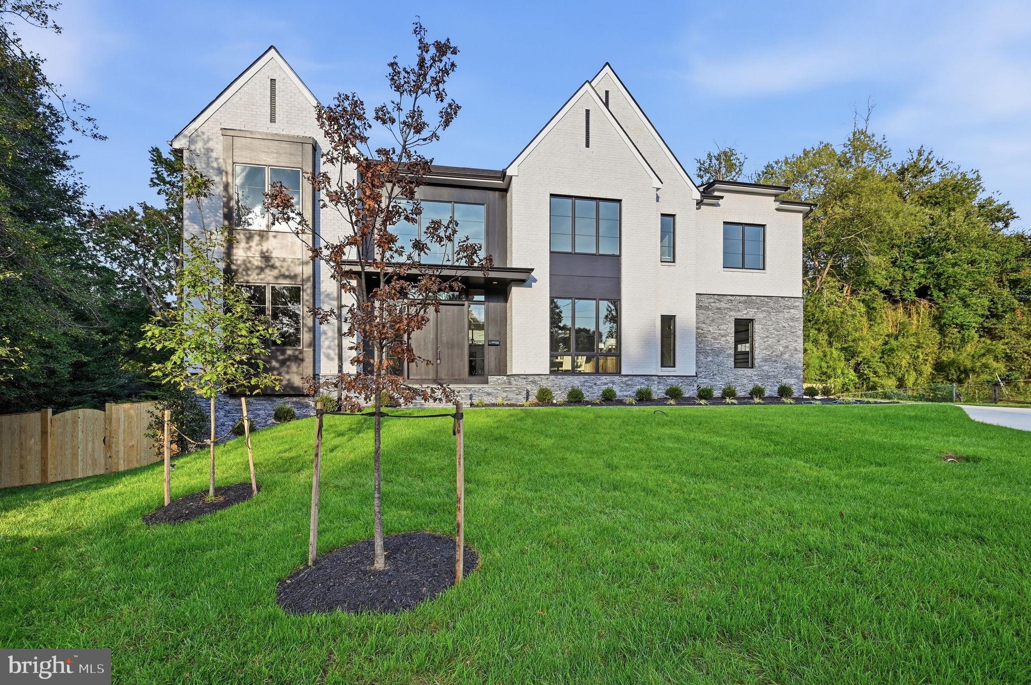2101 GRAYSON PLACE