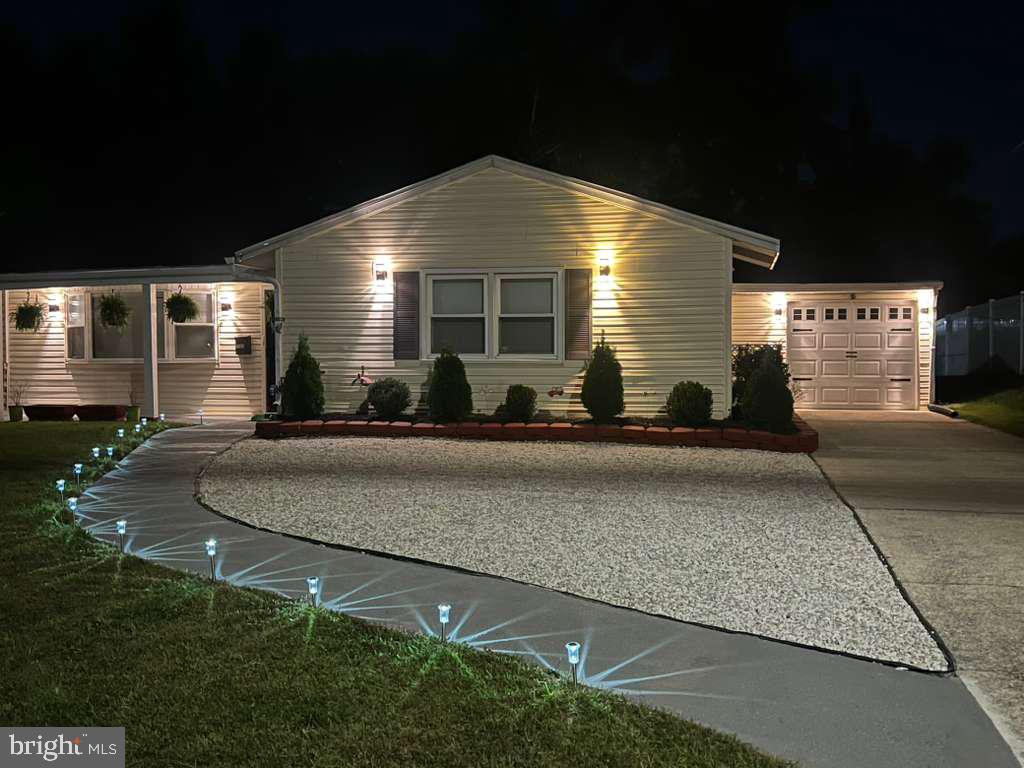 CHADWICK MANOR - Residential