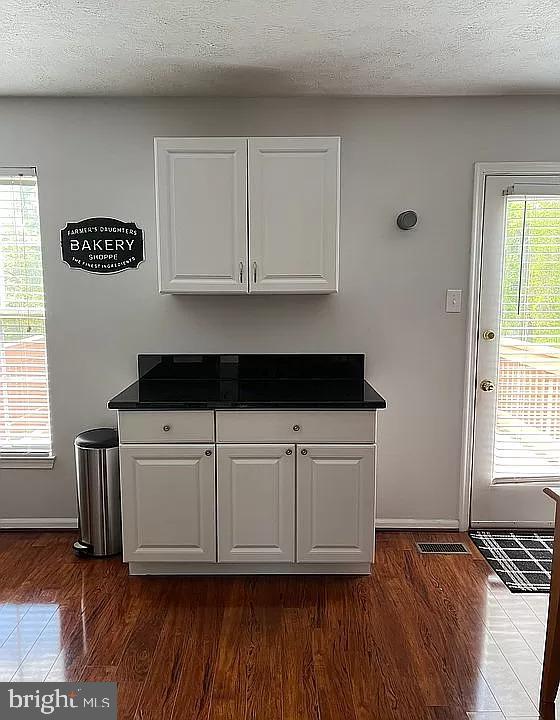 COUNTRY WALK - Residential