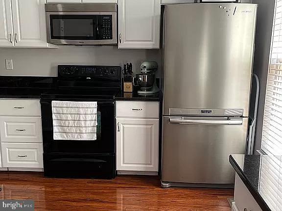 COUNTRY WALK - Residential