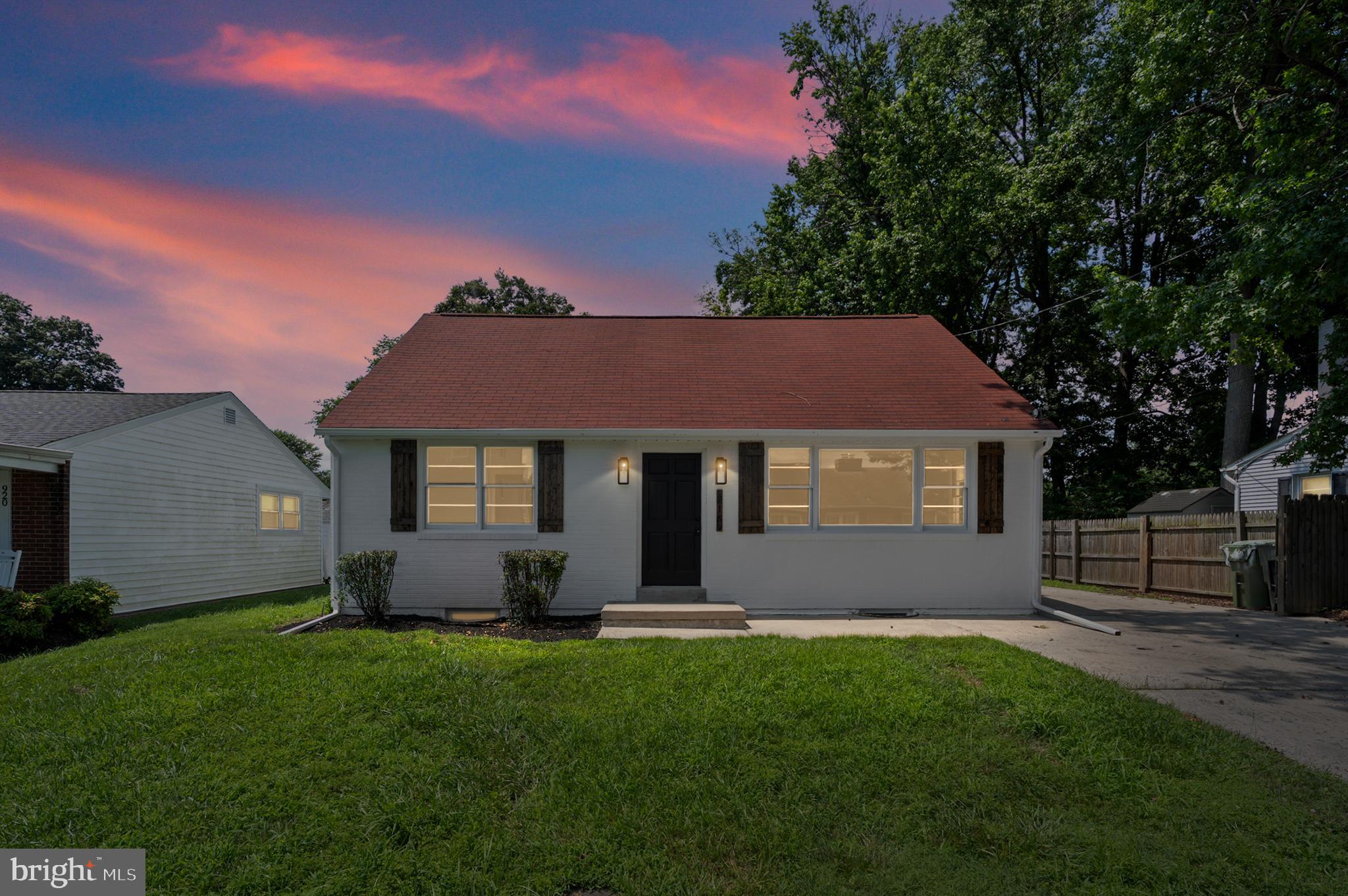 918 HEBDITCH LANE
