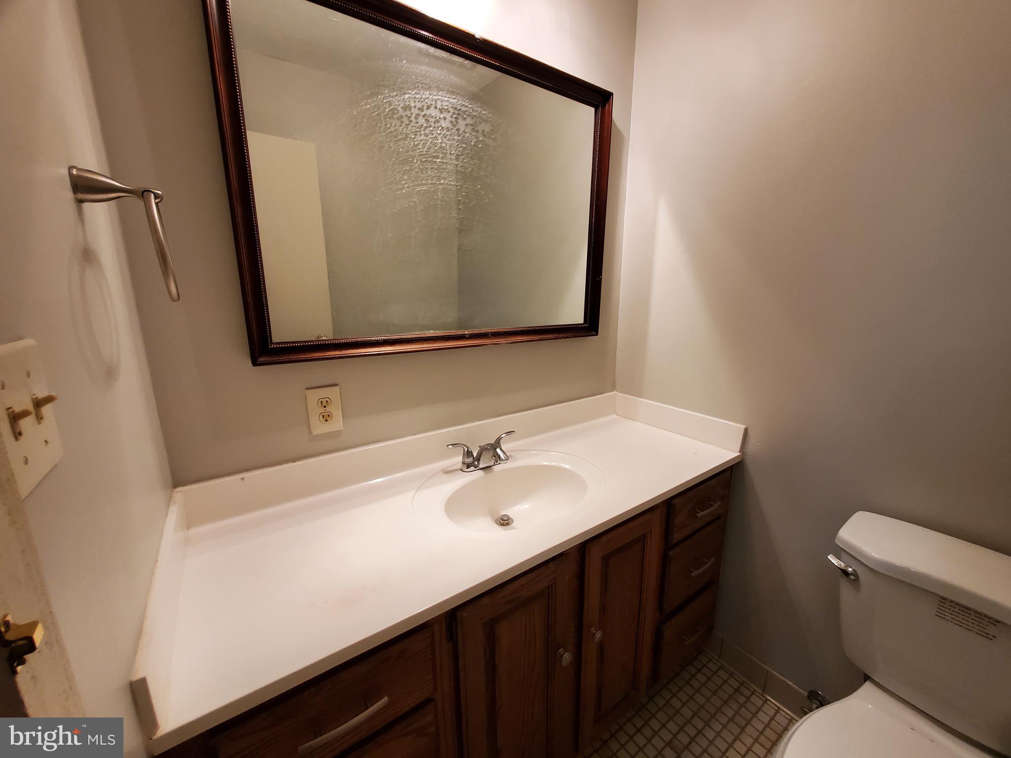 KATHMOOR - Residential Lease