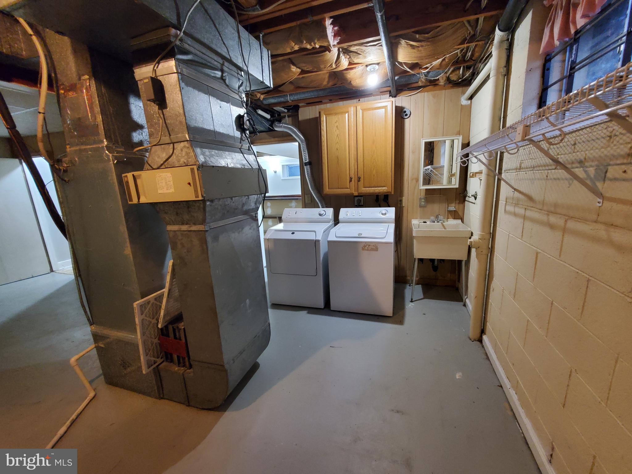 KATHMOOR - Residential Lease