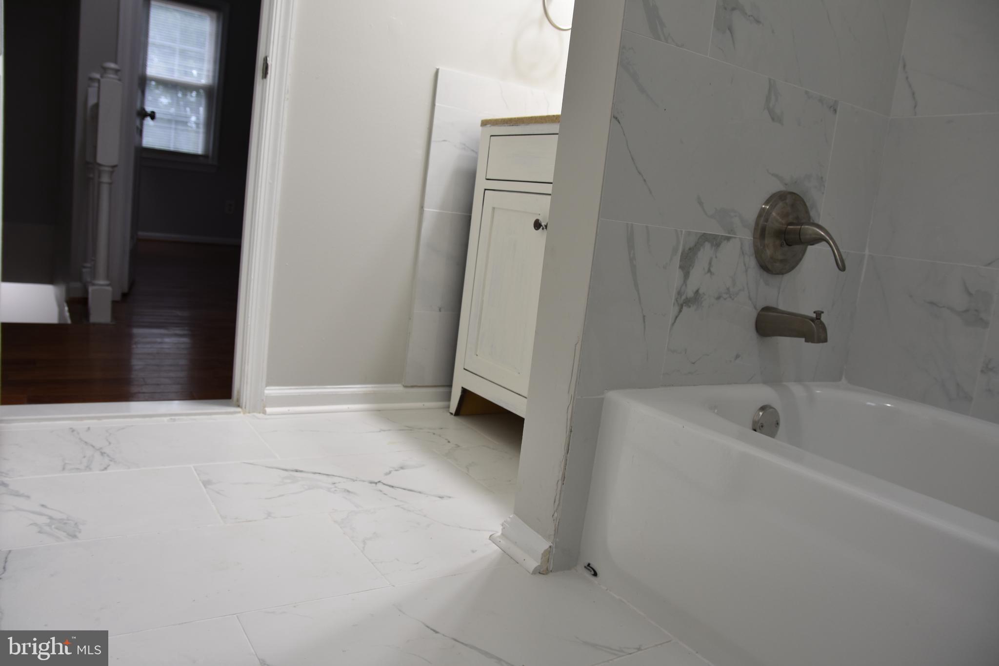 KATHMOOR - Residential Lease