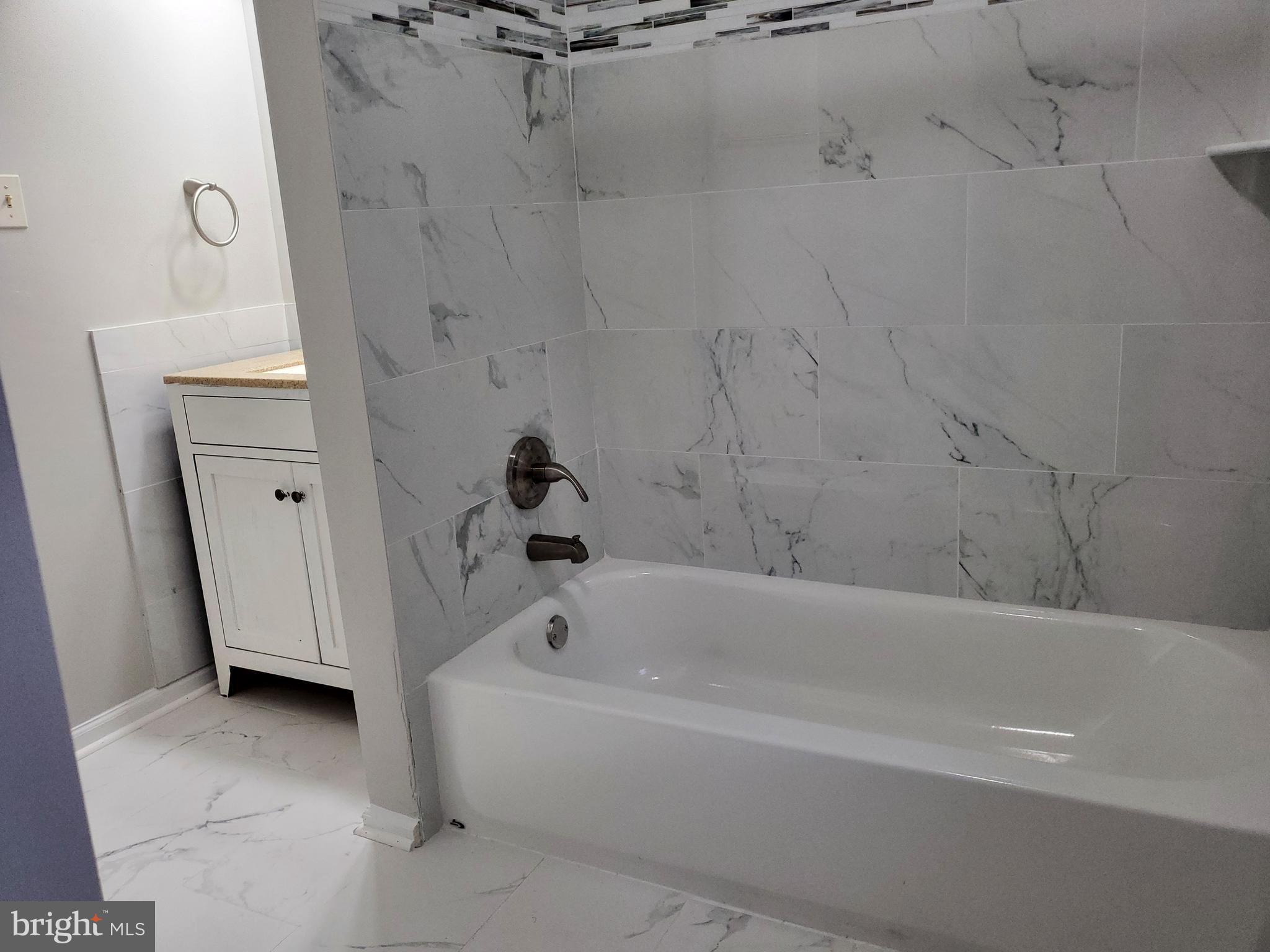 KATHMOOR - Residential Lease