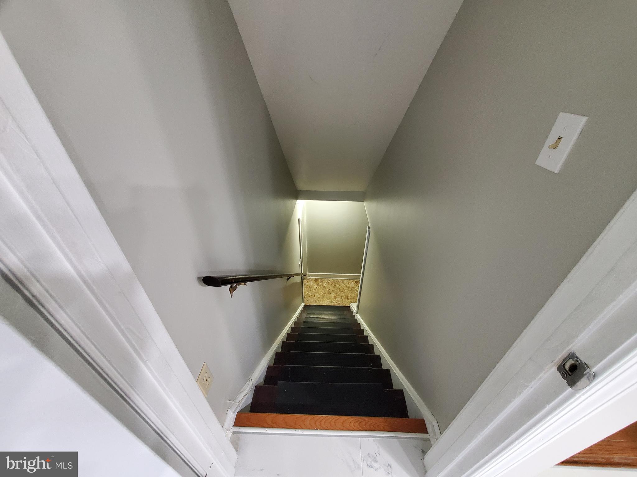 KATHMOOR - Residential Lease