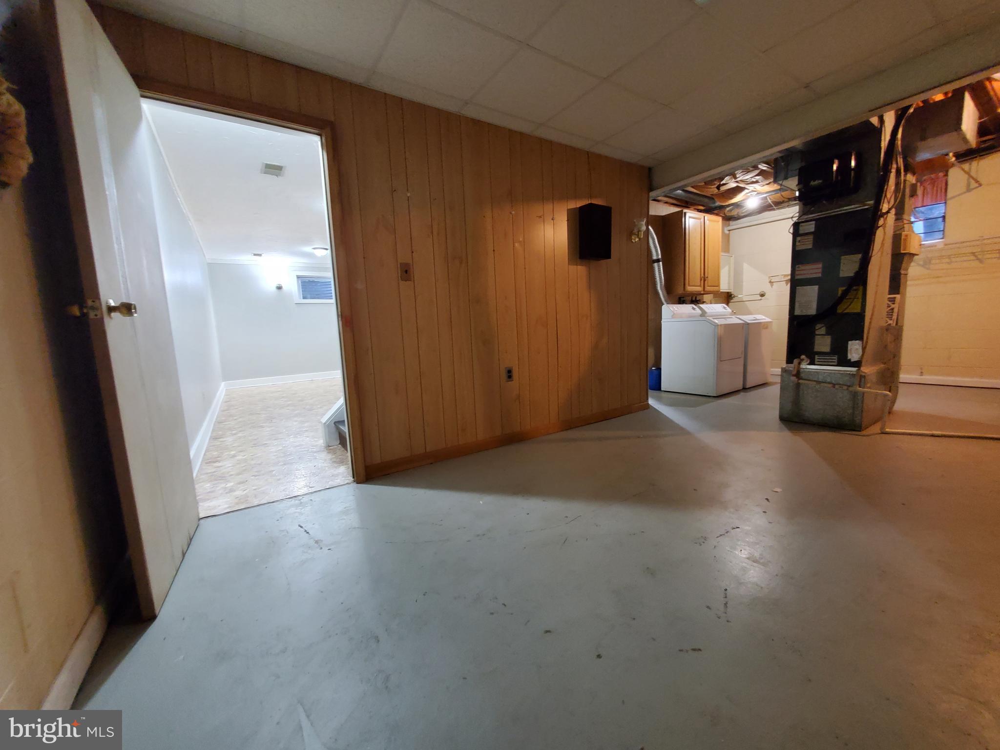 KATHMOOR - Residential Lease