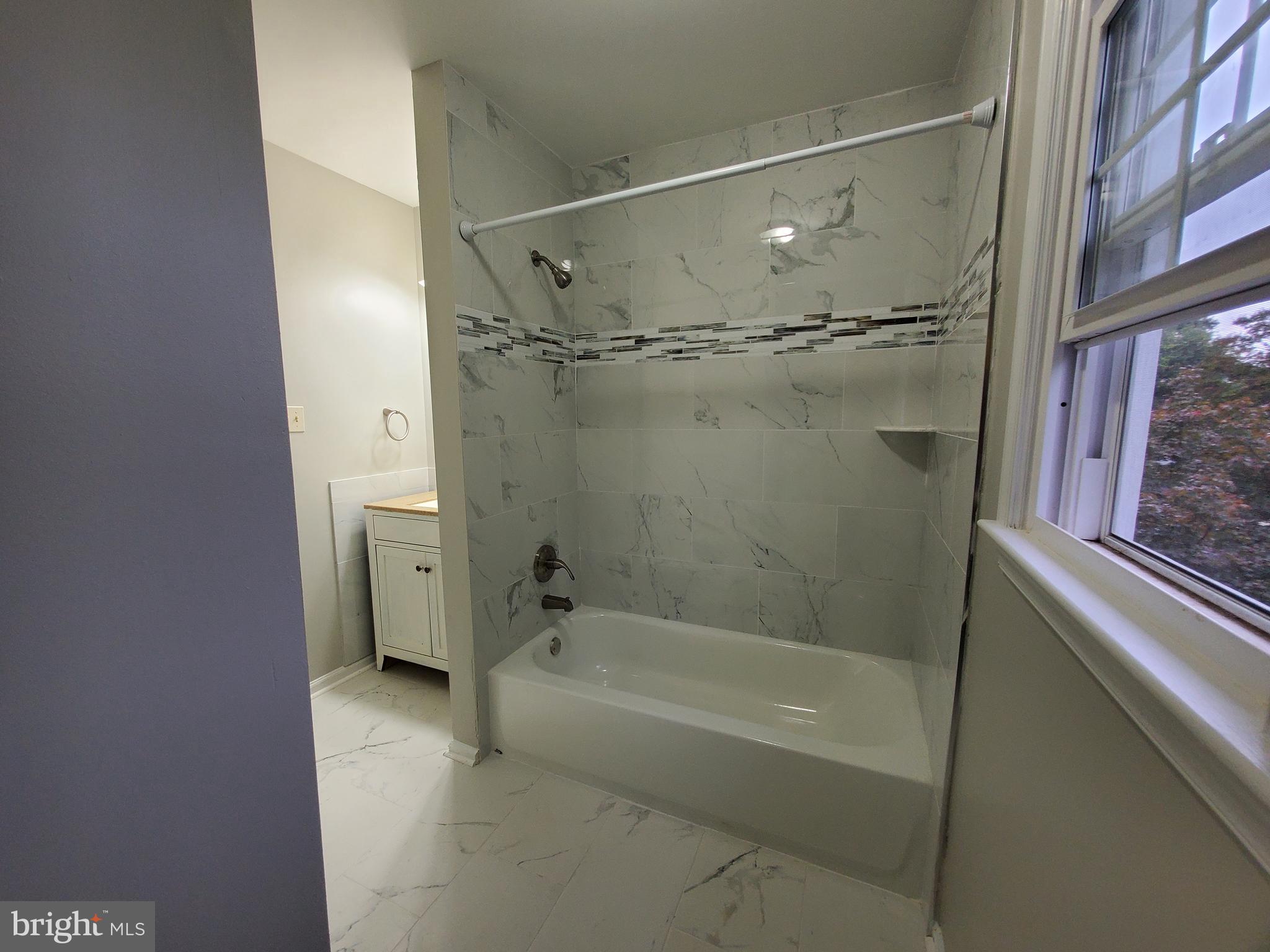 KATHMOOR - Residential Lease