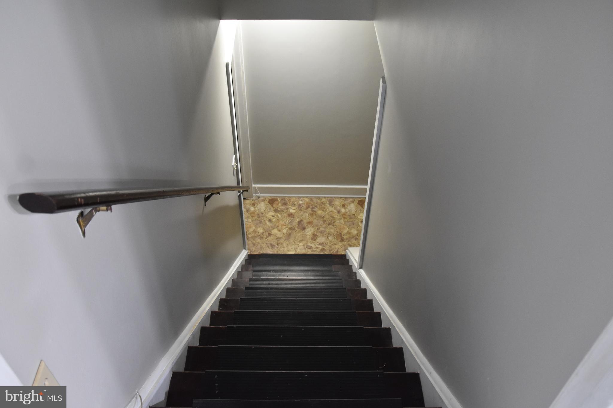 KATHMOOR - Residential Lease