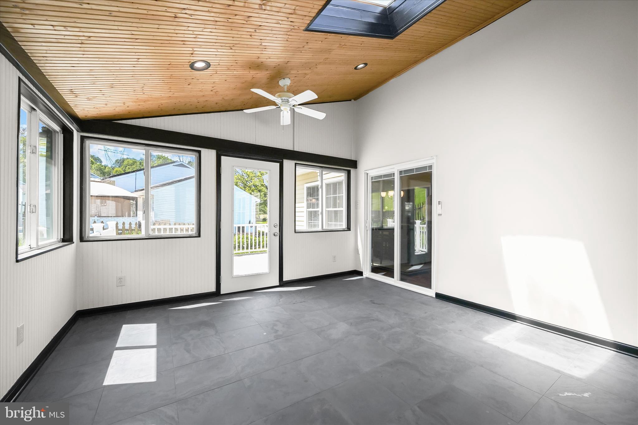 CANBURY WOODS - Residential