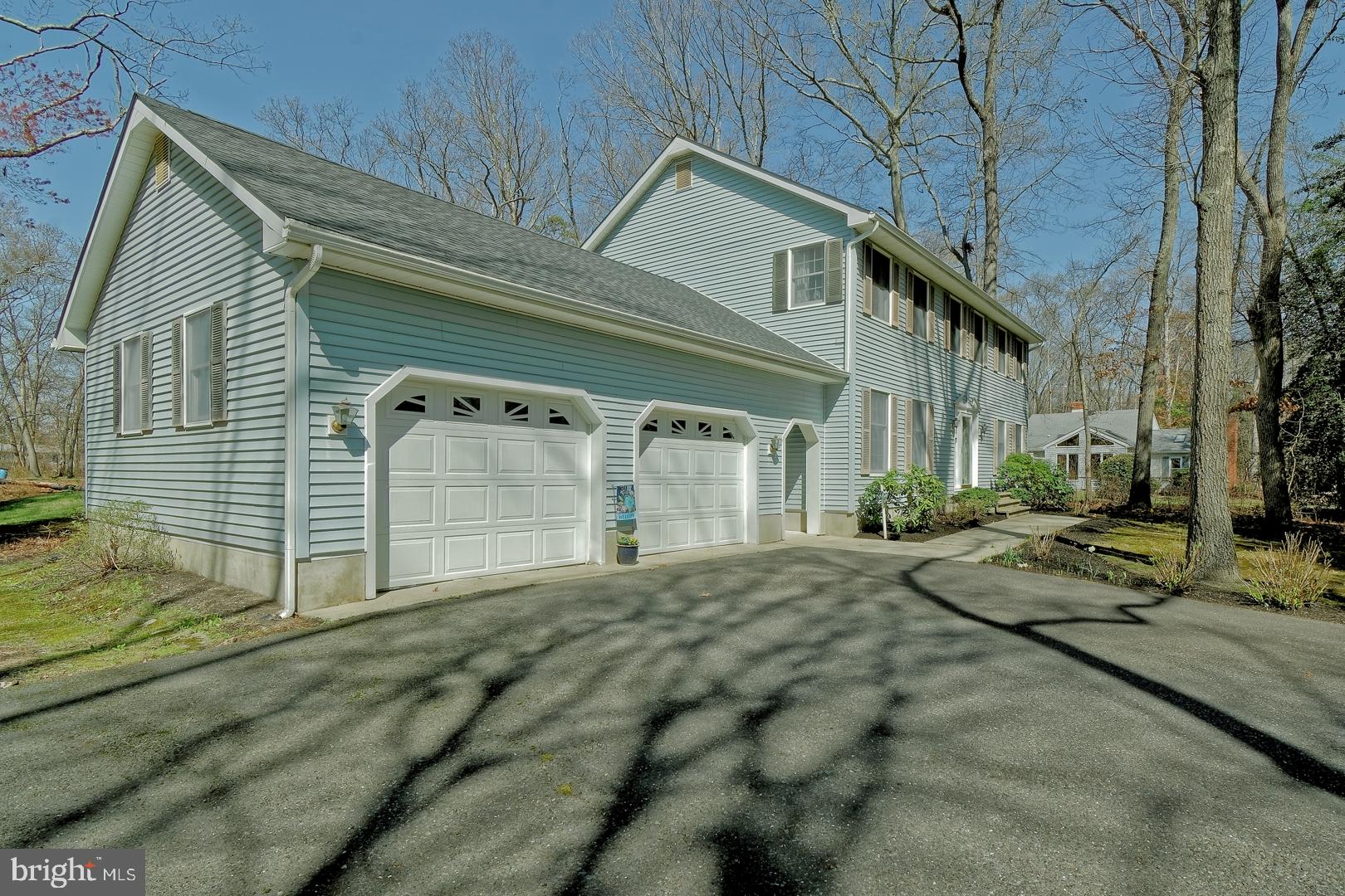 12 ROBBINS WAY
