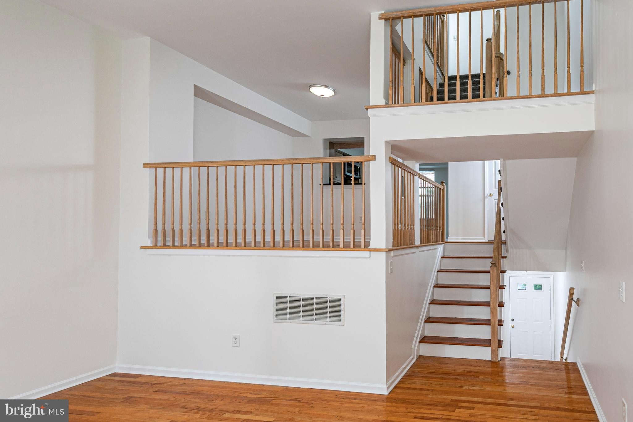 119 N BARROW PLACE