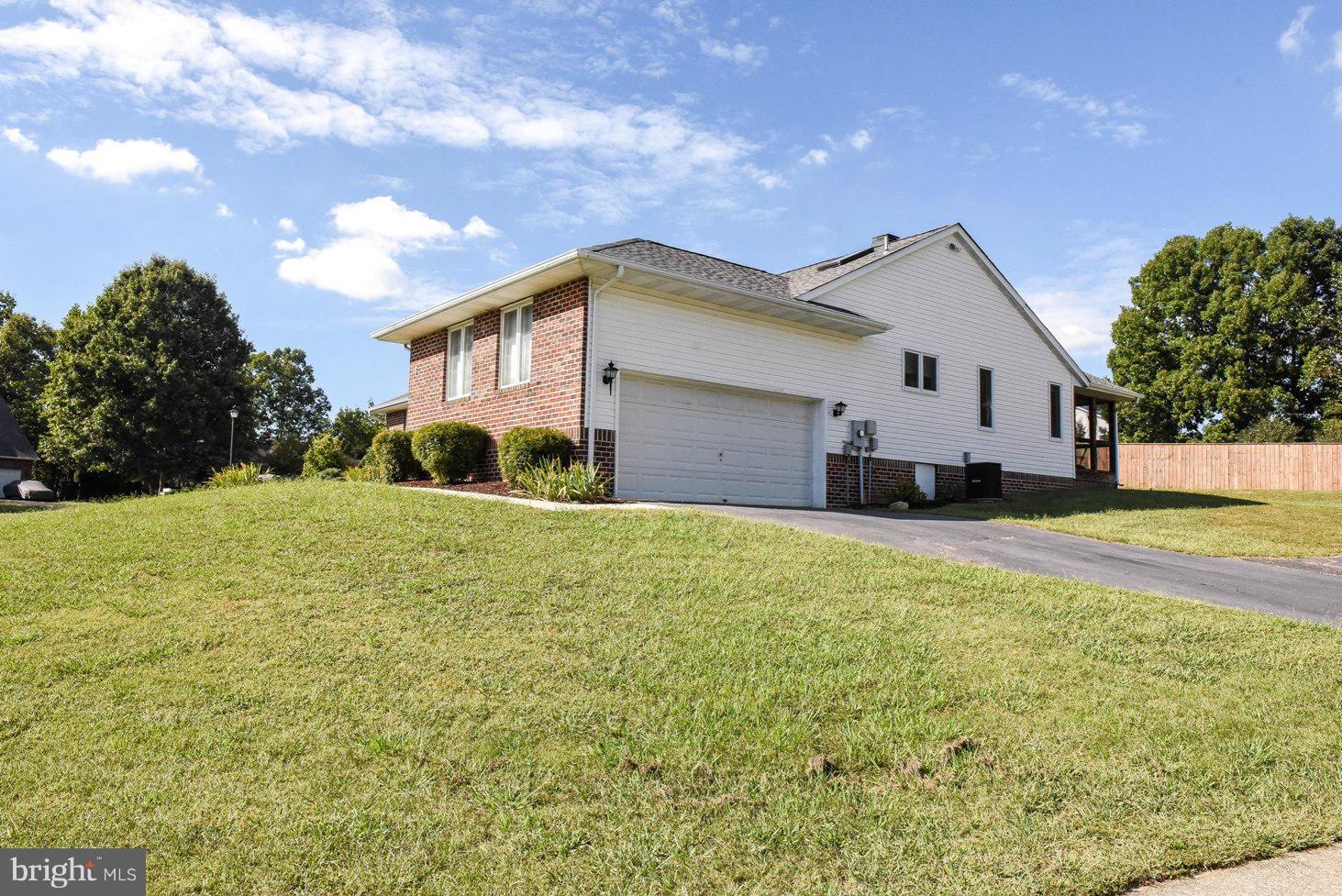 KINGS GRANT LA PLATA - Residential