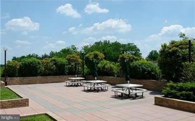 SKYLINE HOUSE - Residential