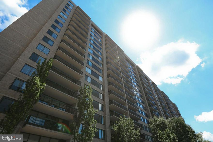 Incredible space and light!  Best price per sq ft (1043)!  Well maintained home w/gorgeous updated bath.  New HWH.  Huge windows & balcony overlooking the picnic garden. Garage Space. 24 hour Desk & secure entry.  Bus stop at main door. Pool,Sauna, Steam,Exercise, Billiard & Rooftop party room!  Close to DC,Pentagon,Old Town and 395.  Walk to grocery, shops & dining.  Includes cable.  Washer/Dryer