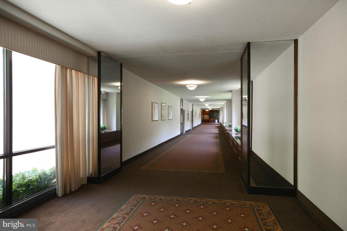 SKYLINE HOUSE - Residential