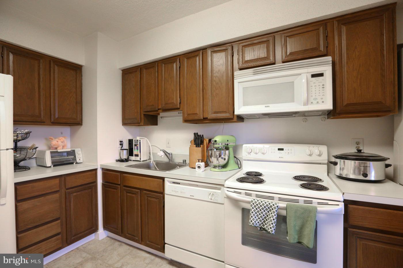 SKYLINE HOUSE - Residential