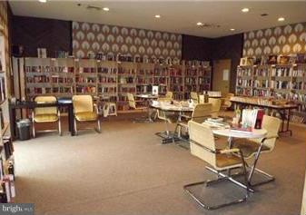 SKYLINE HOUSE - Residential