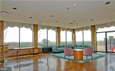 SKYLINE HOUSE - Residential