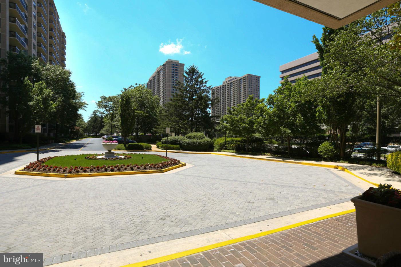 SKYLINE HOUSE - Residential