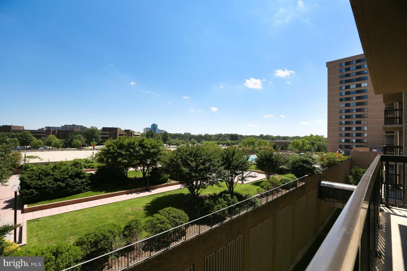 SKYLINE HOUSE - Residential