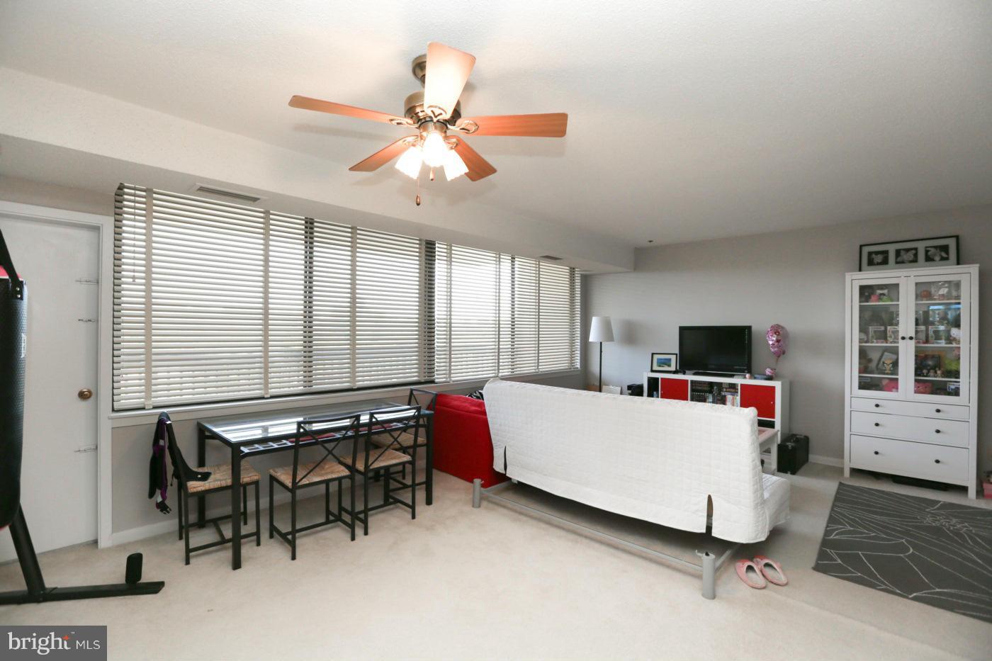 SKYLINE HOUSE - Residential