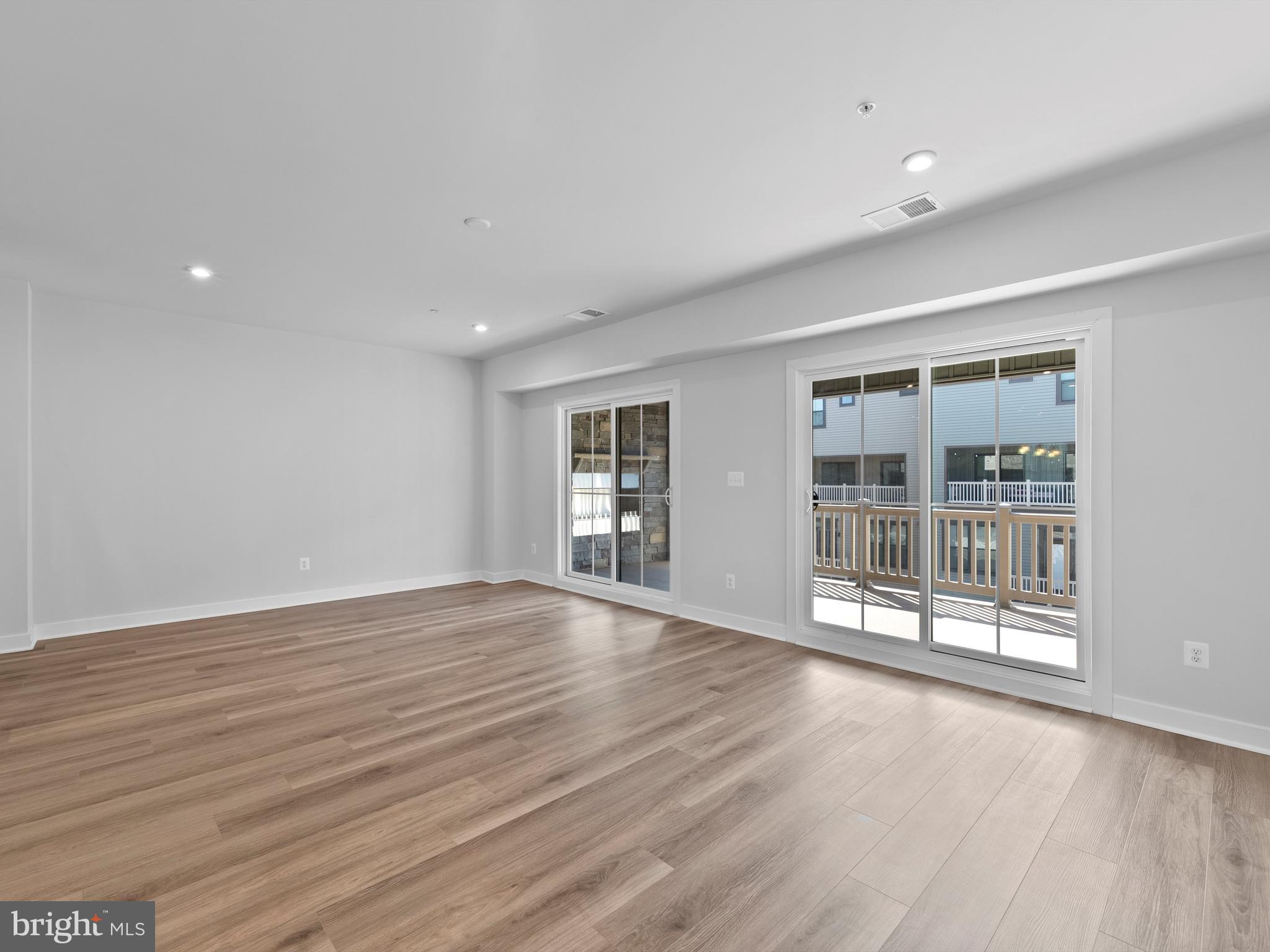 FOSTER'S GLEN - Residential Lease