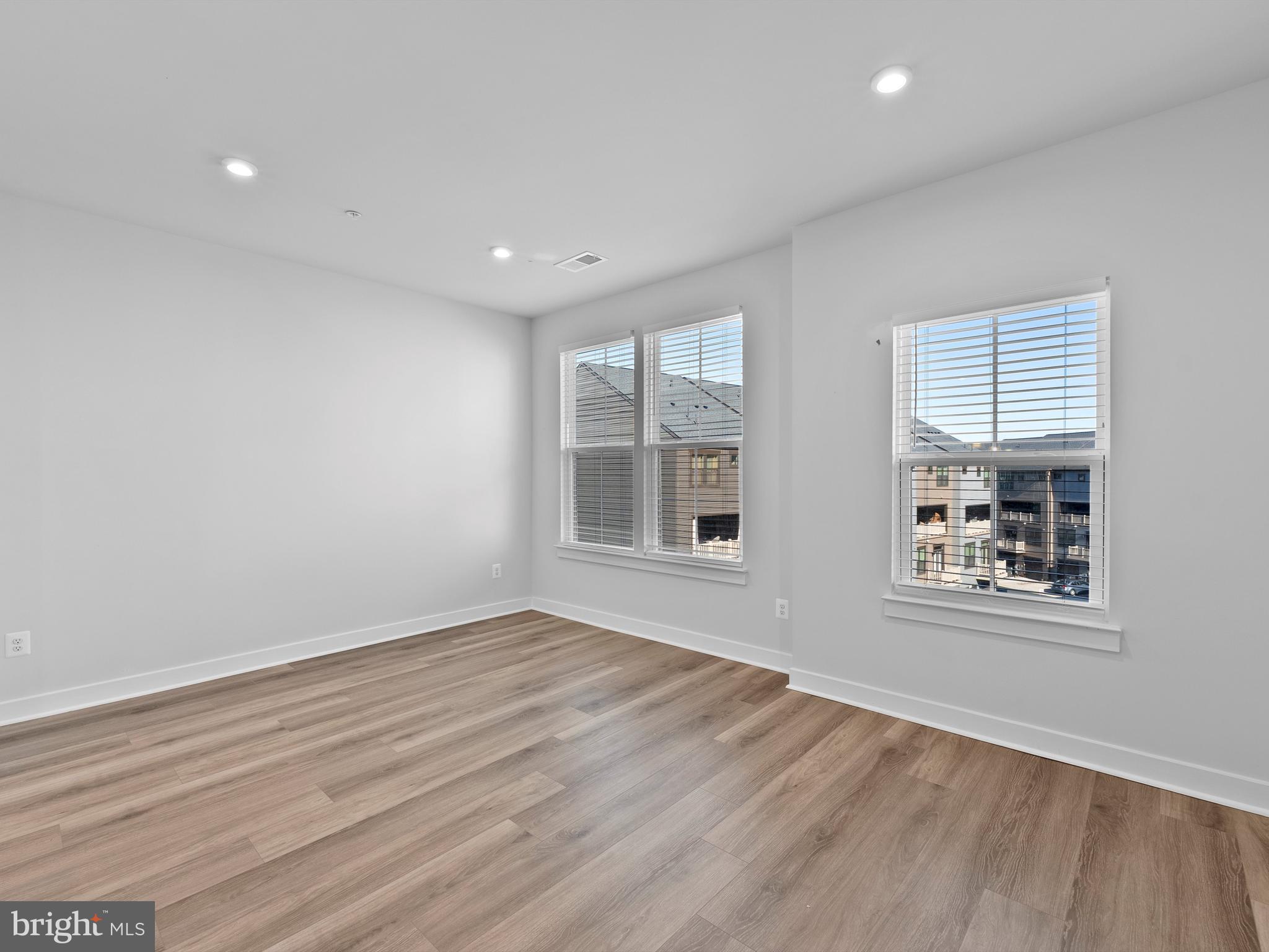 FOSTER'S GLEN - Residential Lease