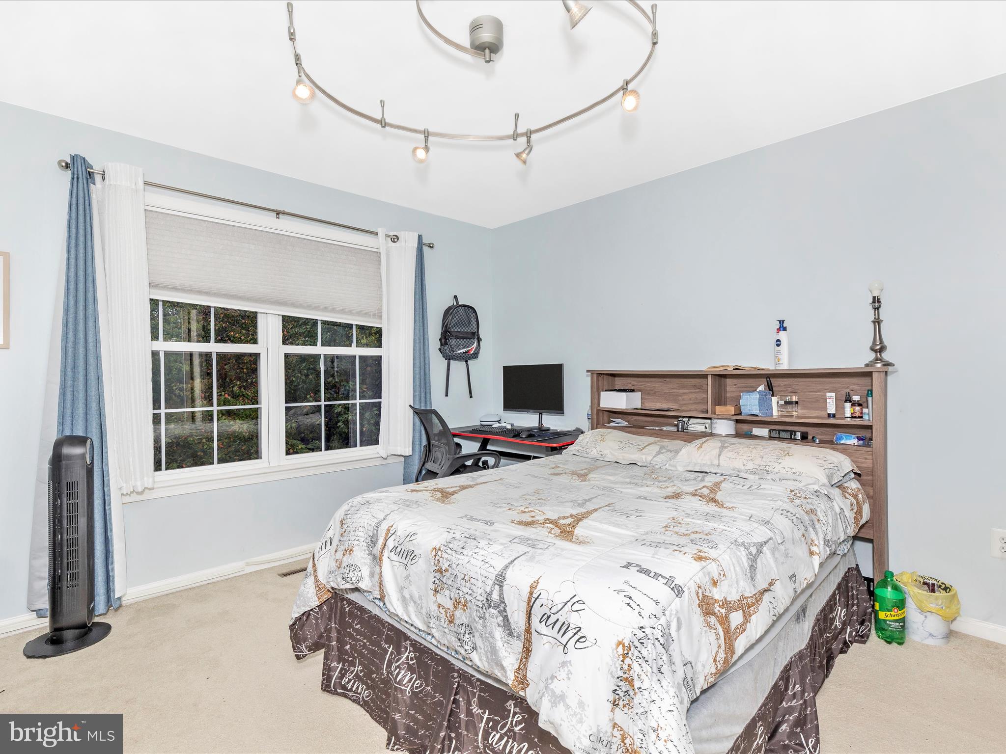 BALLENGER CREEK - Residential