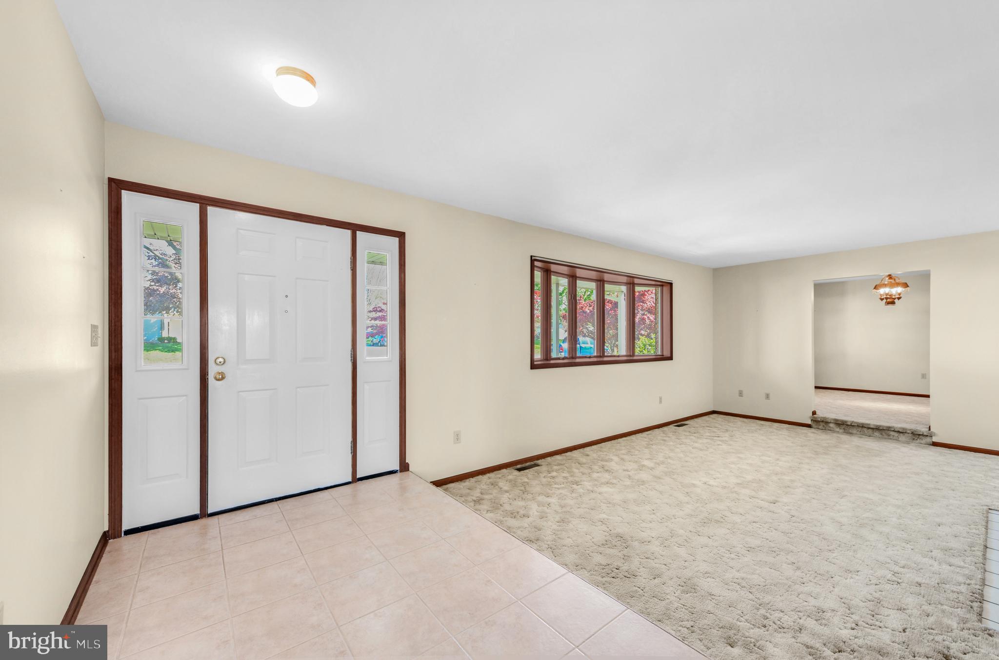 802 HILLSIDE DRIVE