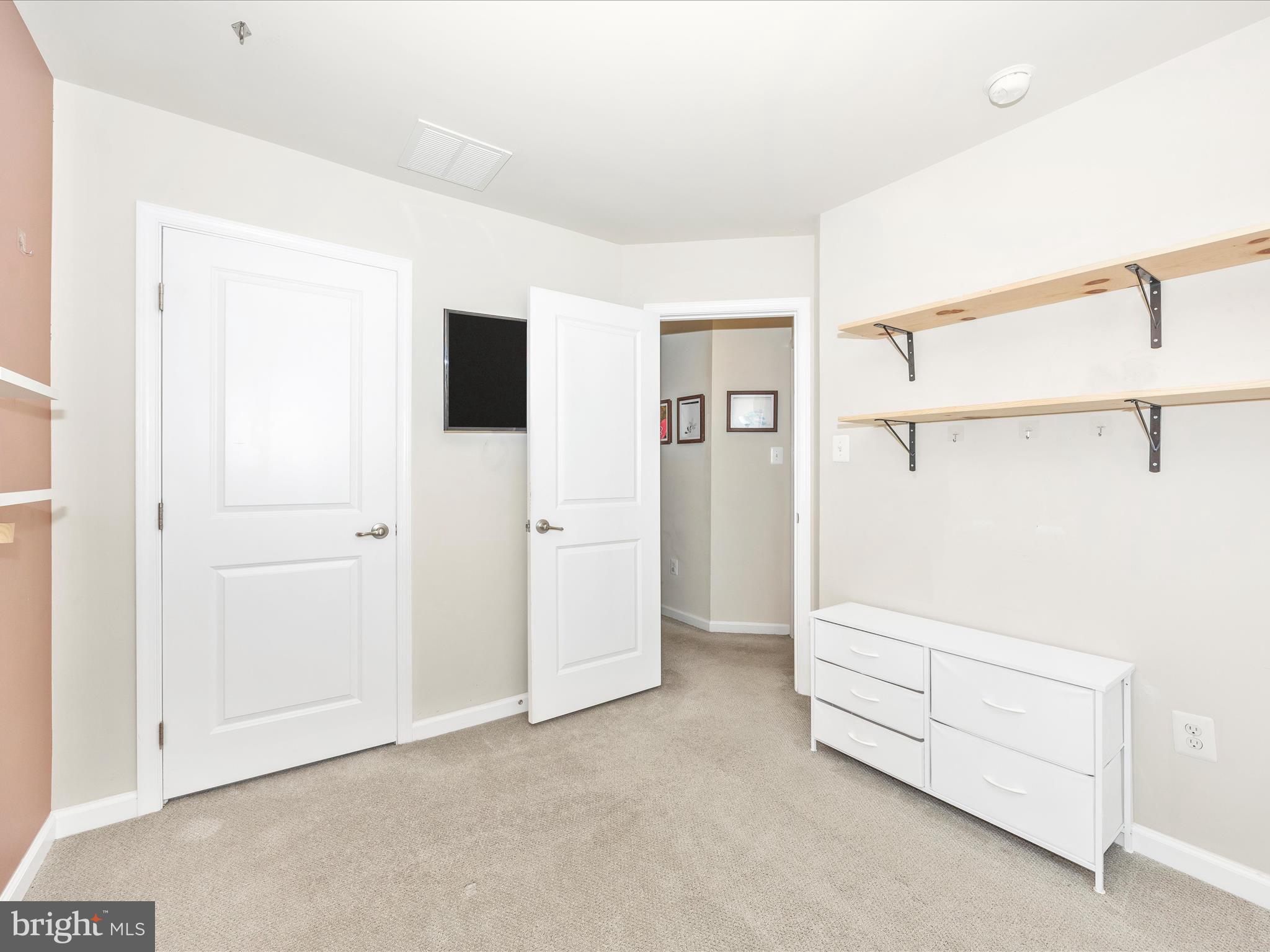 BROOKFIELD - Residential