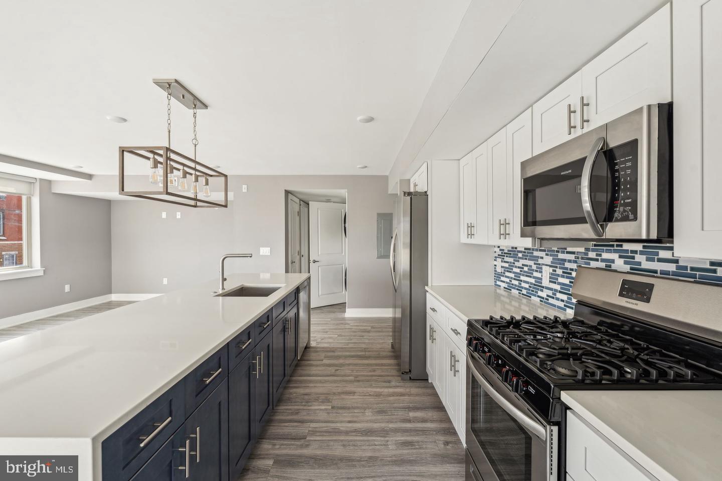 1900-02 N 4TH STREET