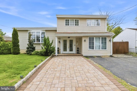 Homes For Sale - 87 Woodview Drive<br/> OLD BRIDGE, NJ 08857
