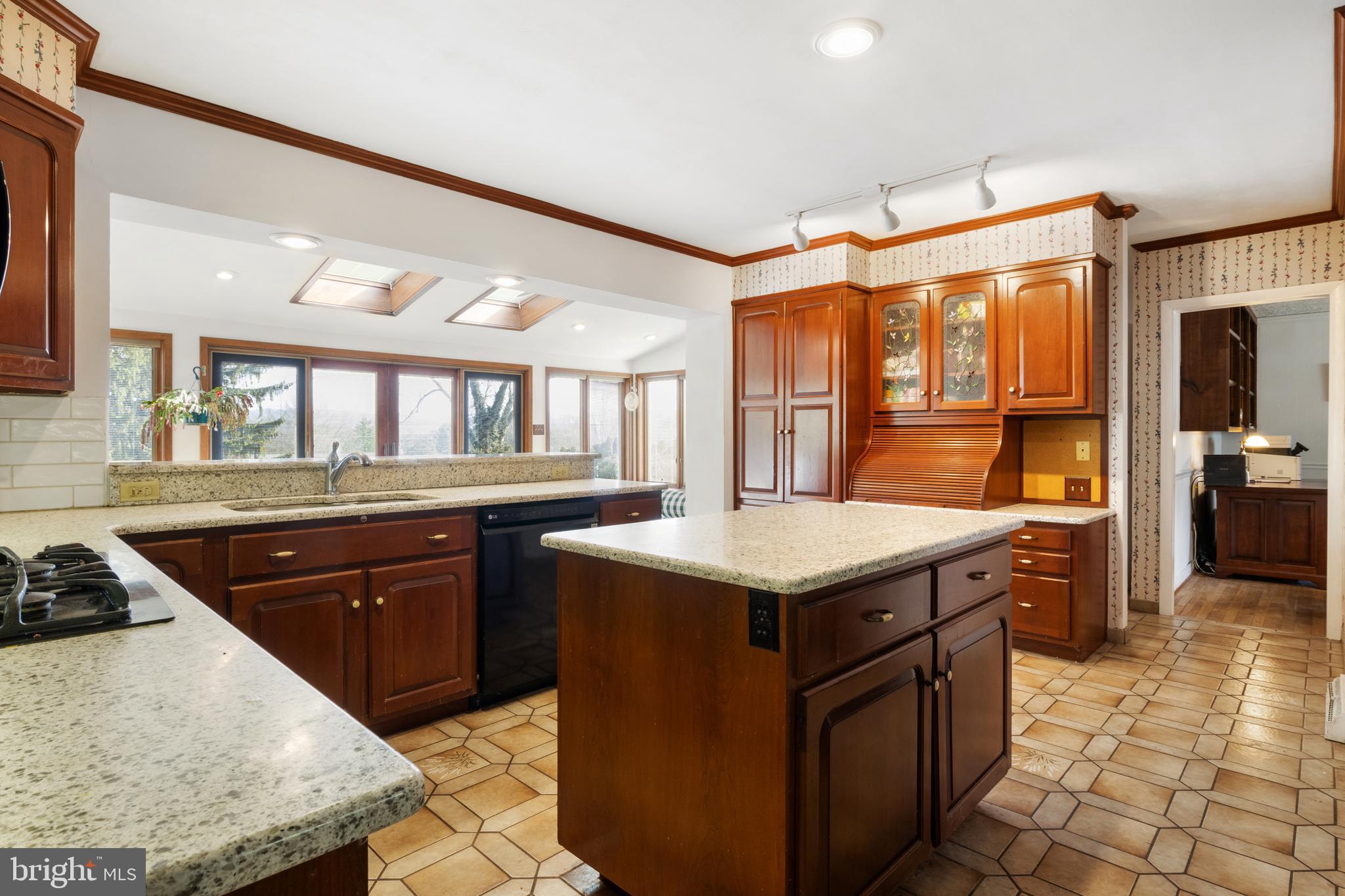 MARLBOROUGH WEST - Residential