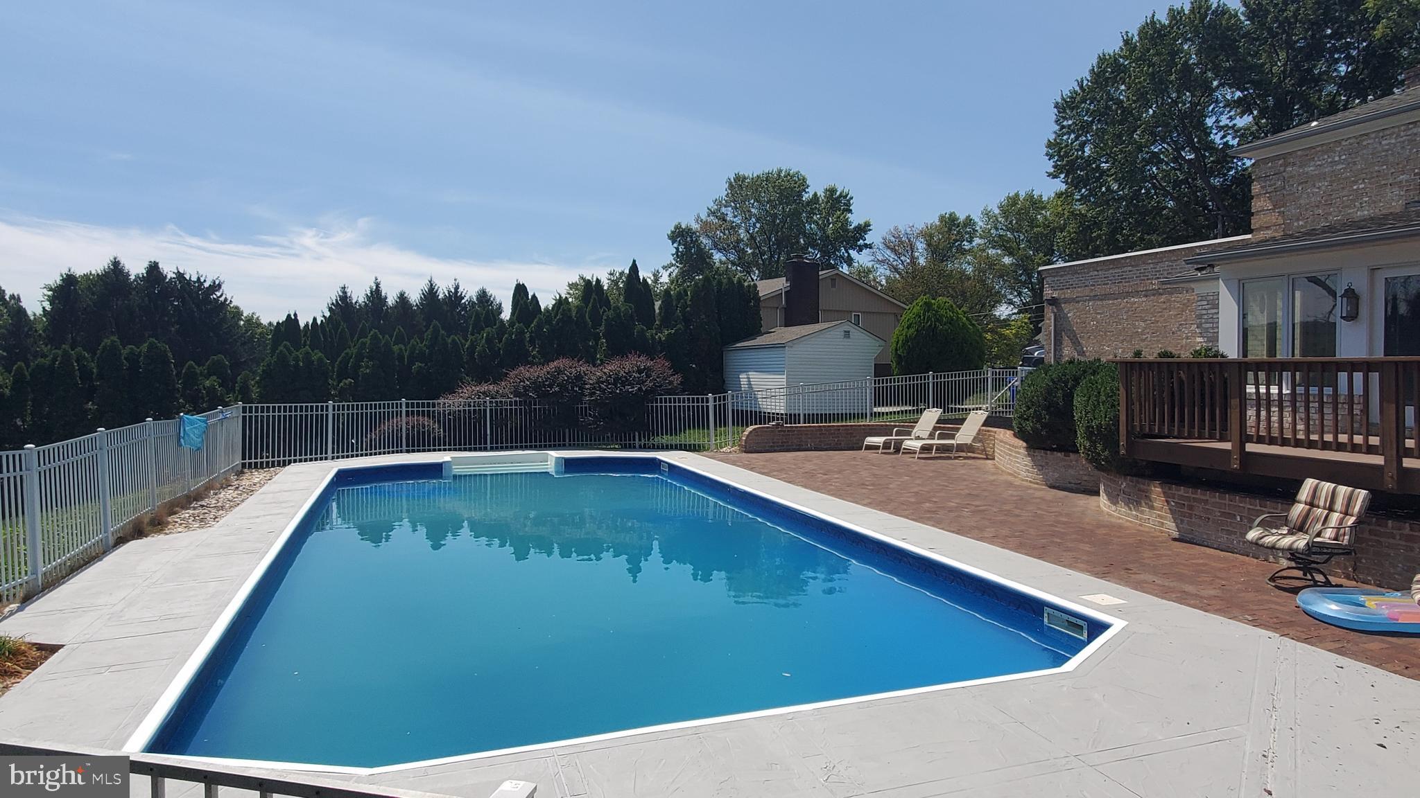 MARLBOROUGH WEST - Residential