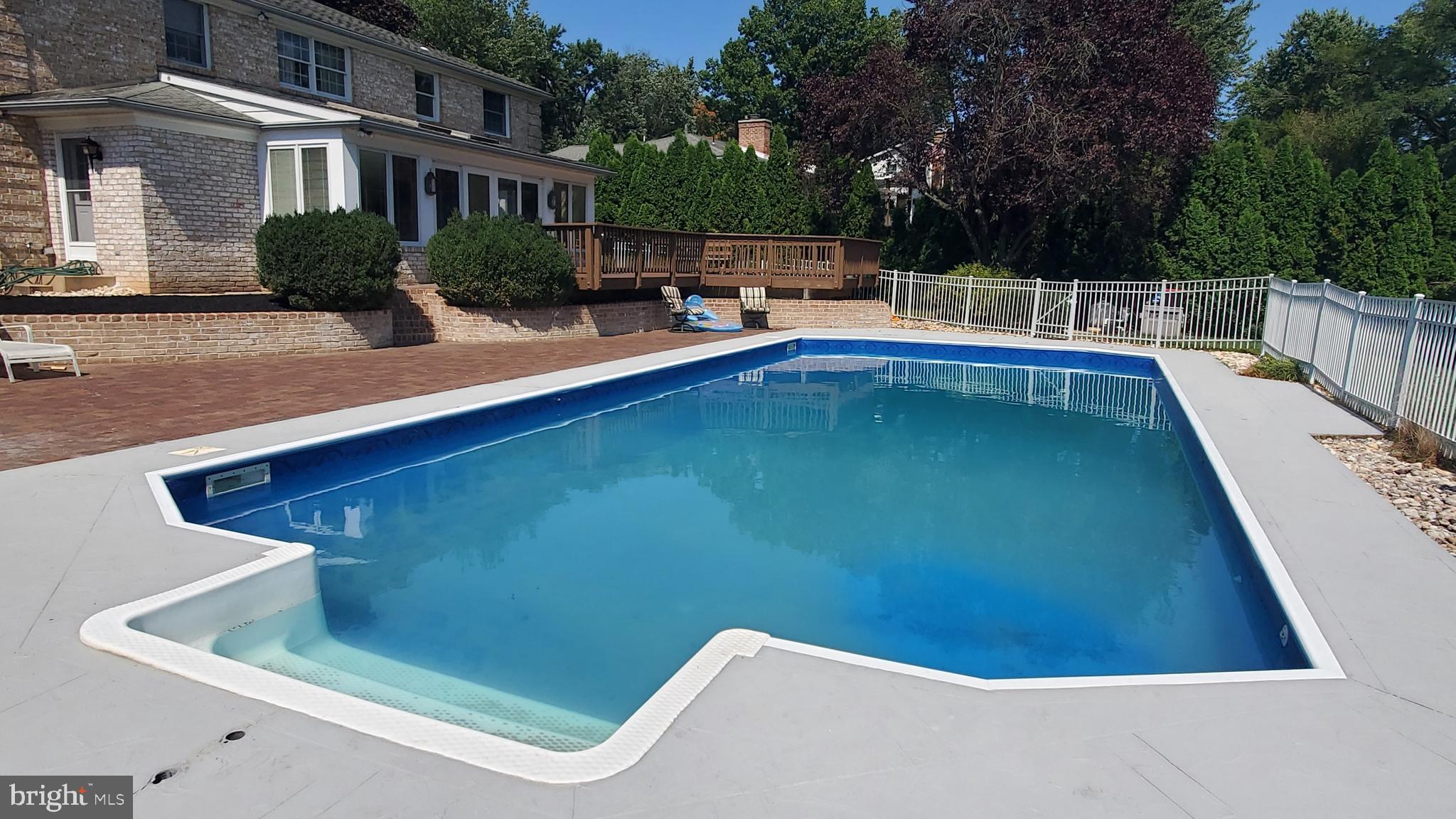 MARLBOROUGH WEST - Residential