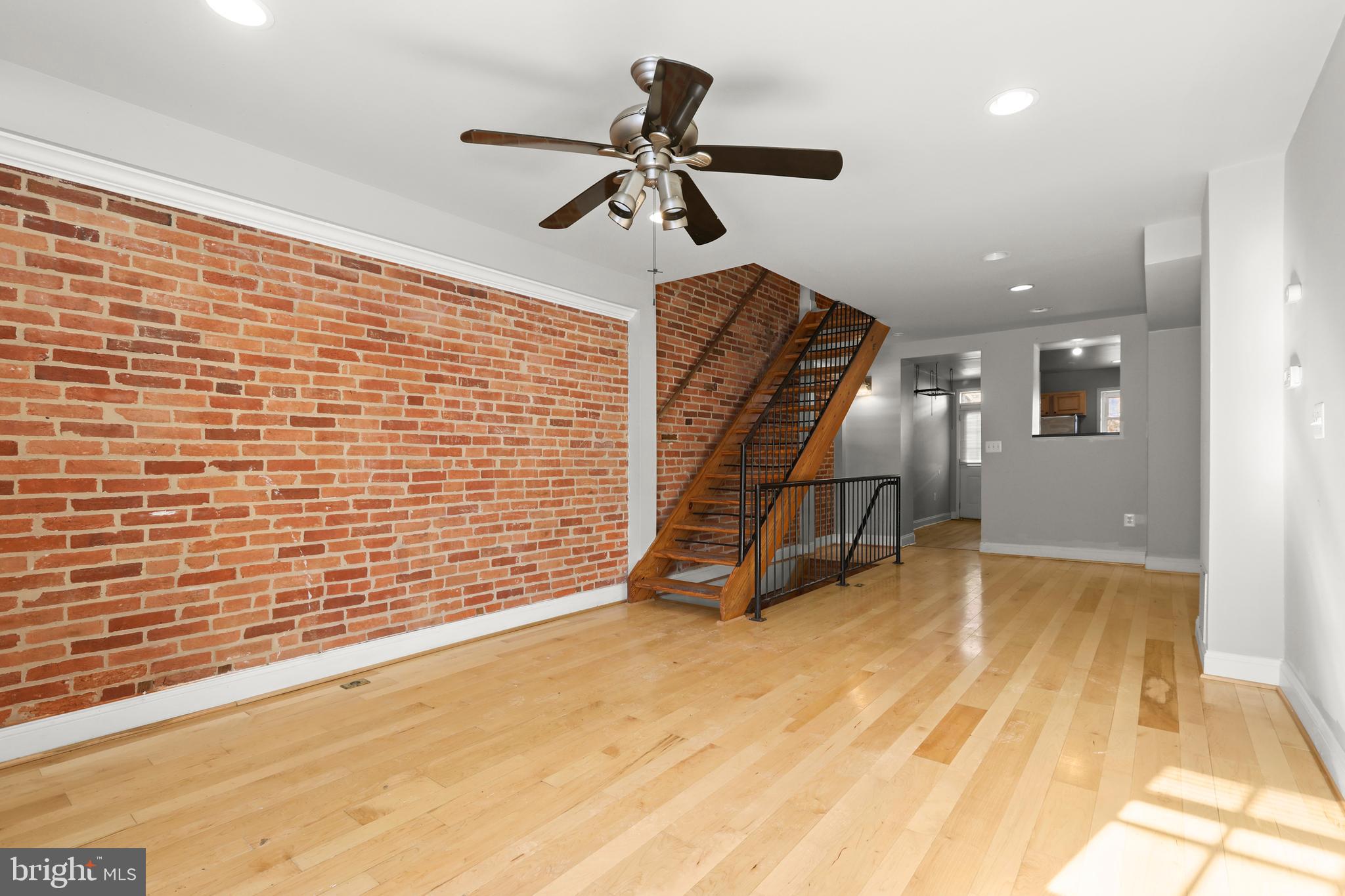 1012 W LOMBARD STREET