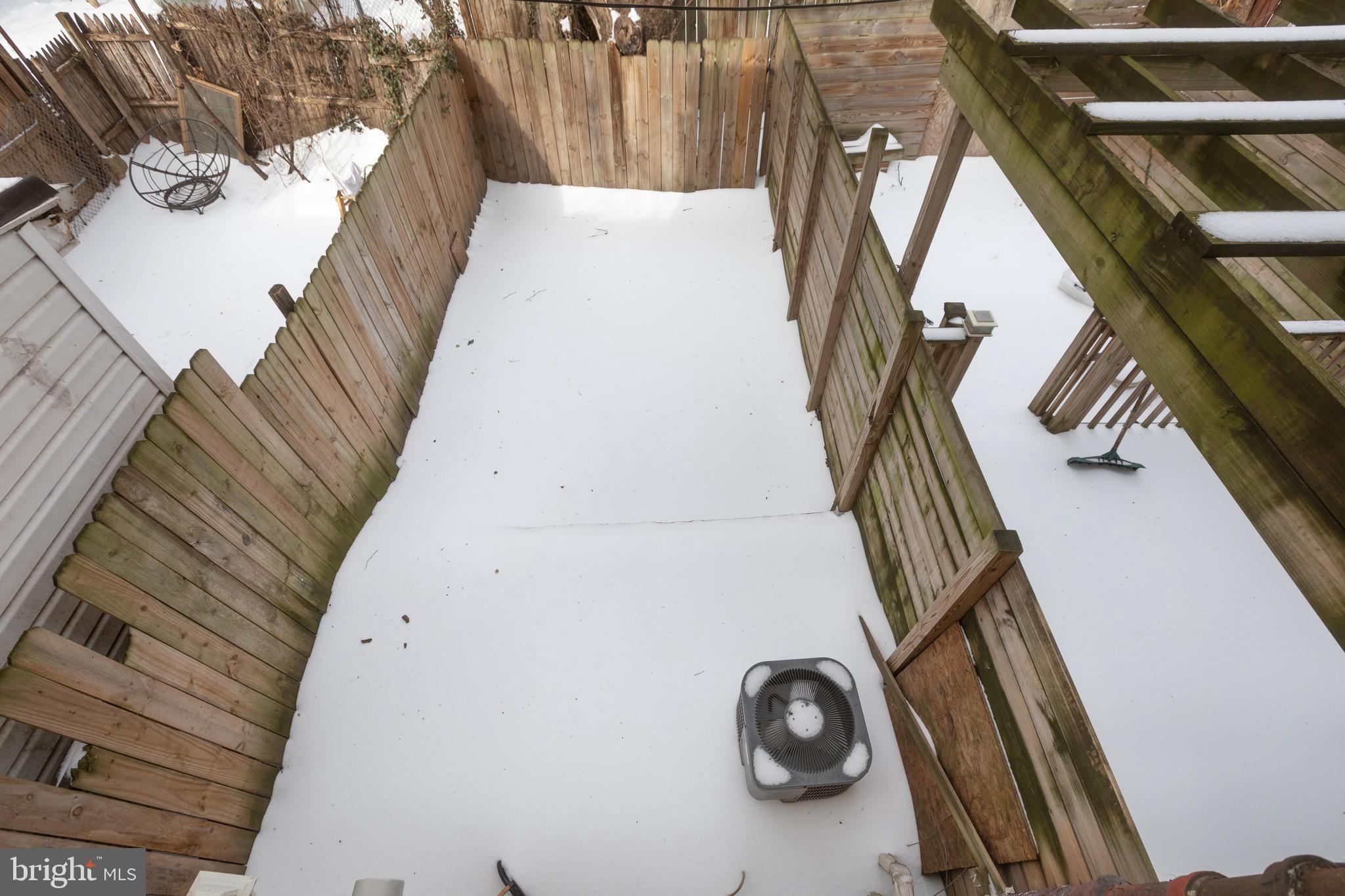 HOLLINS MARKET - Residential