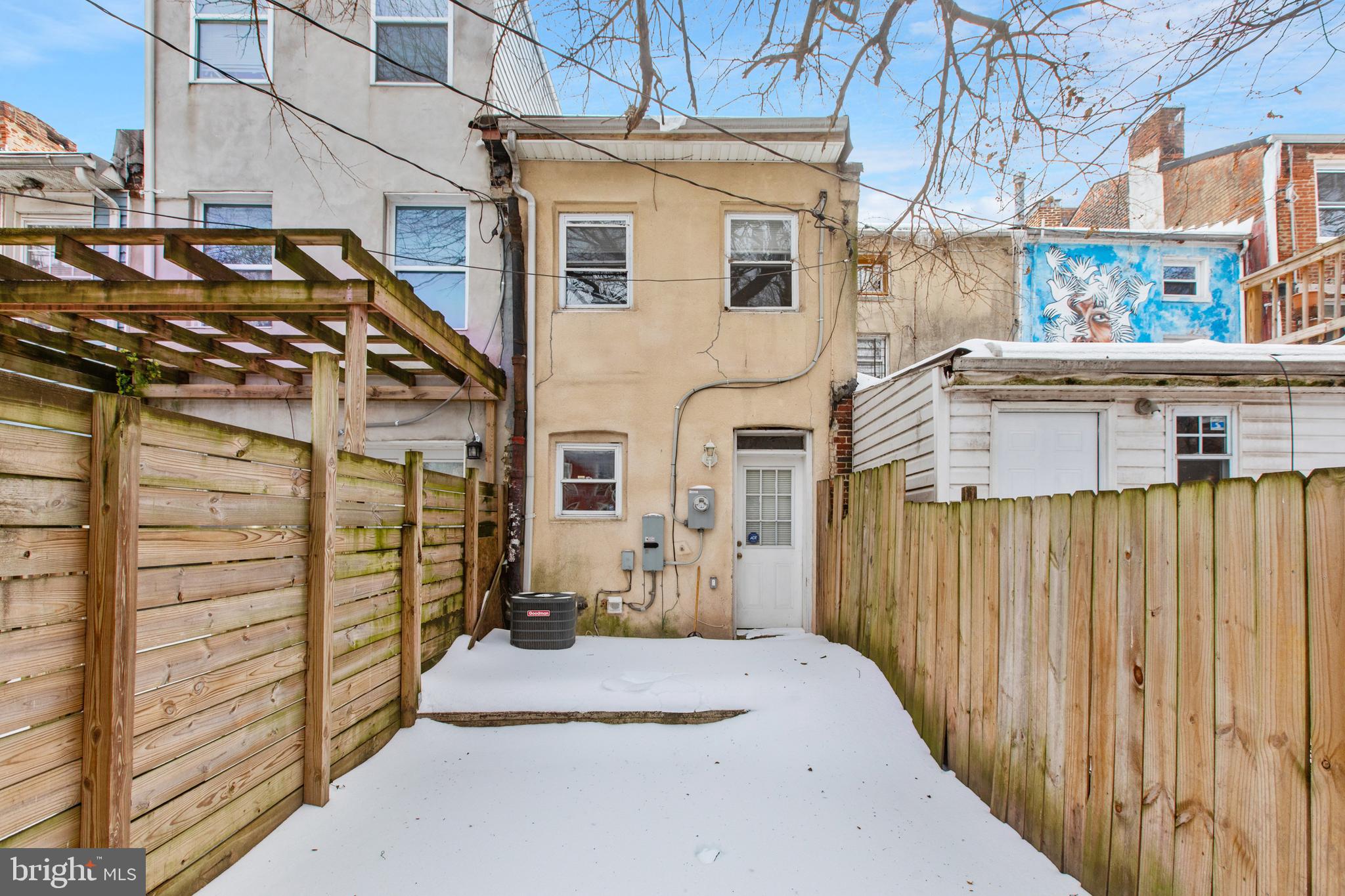 HOLLINS MARKET - Residential