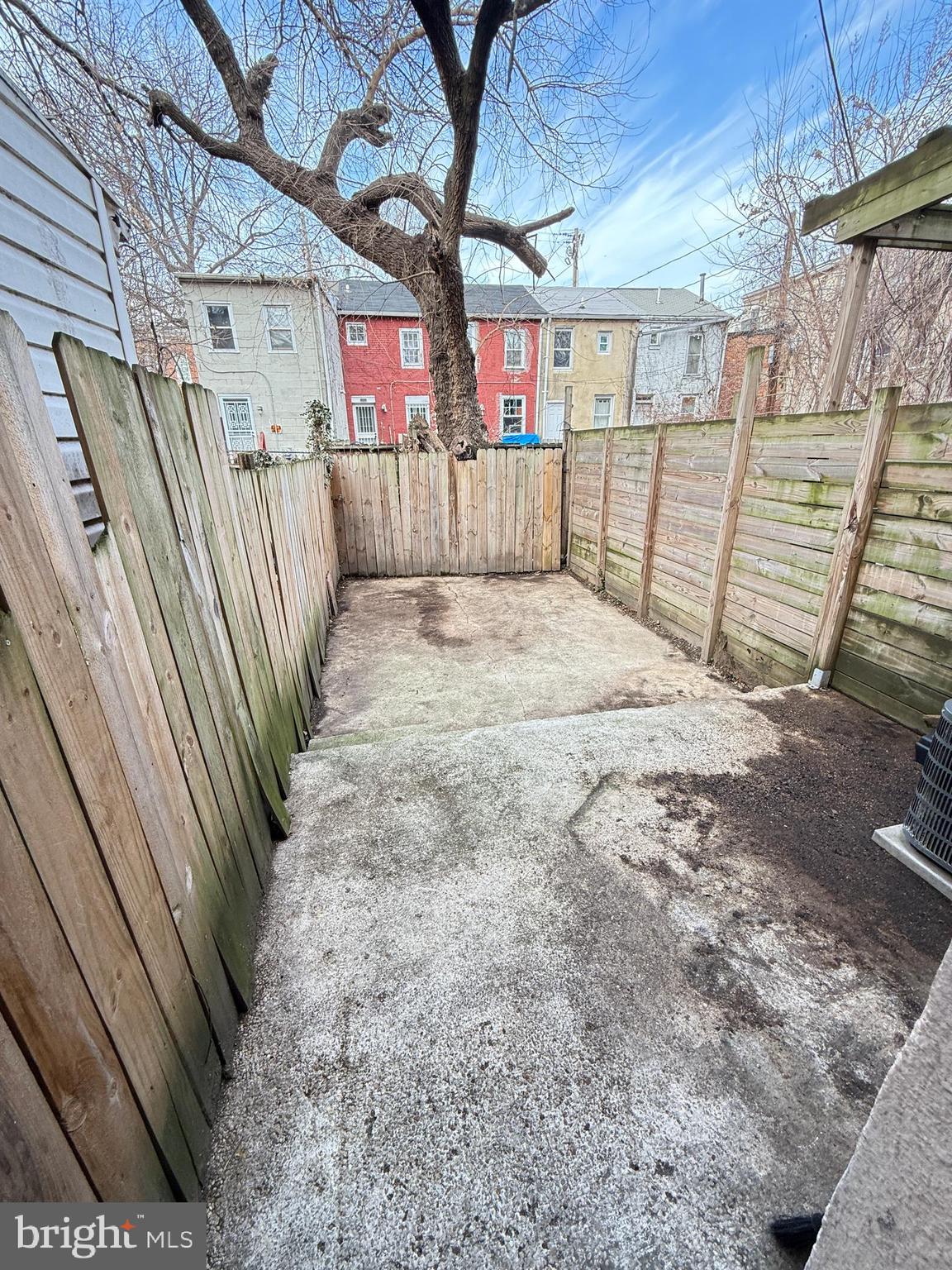 HOLLINS MARKET - Residential