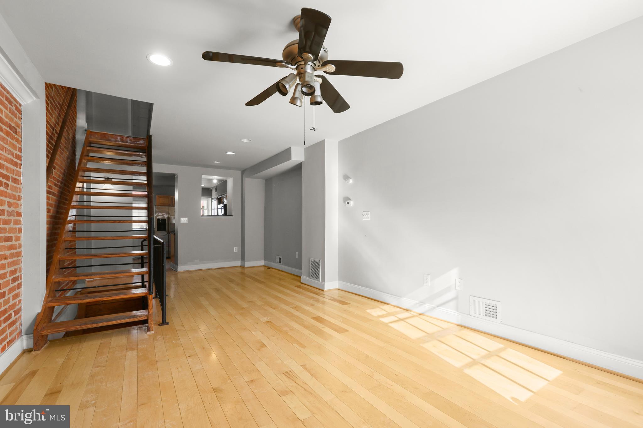 HOLLINS MARKET - Residential