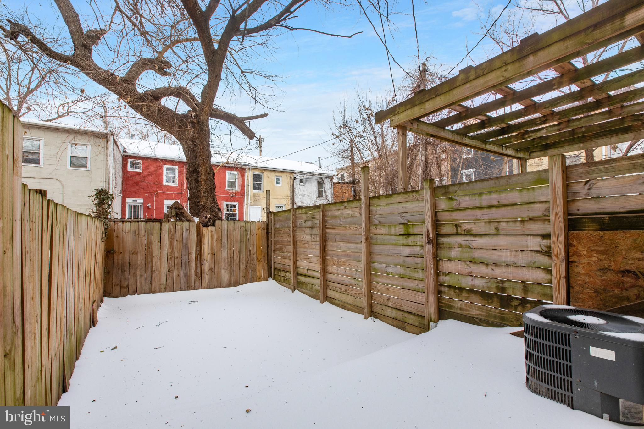 HOLLINS MARKET - Residential