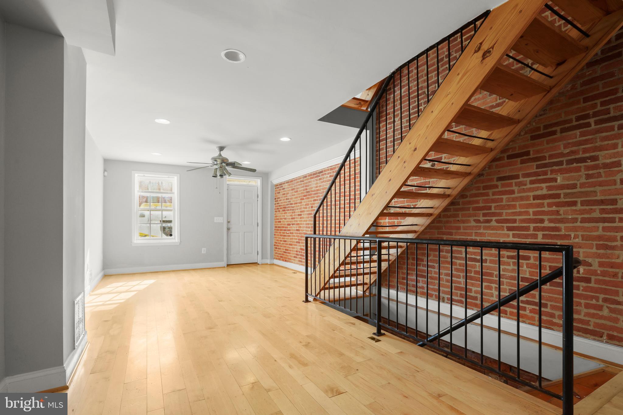 HOLLINS MARKET - Residential